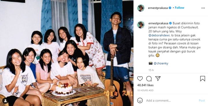 Foto Jadul Ernest Prakasa Ngumpul Bareng Geng Cewek di Kosan Bikin Ngakak, Kenapa?