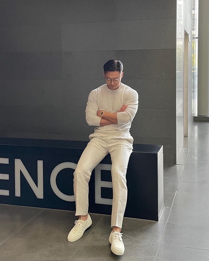 kece dengan <i>Outfit</i> serba putih 