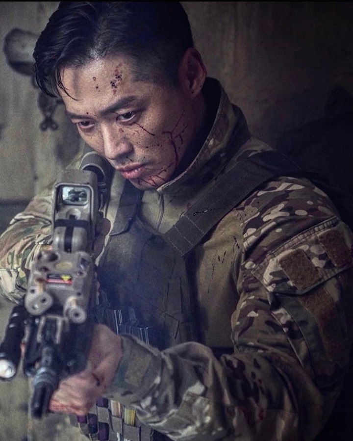 <i>Badass</i> dalam balutan pakaian militer 