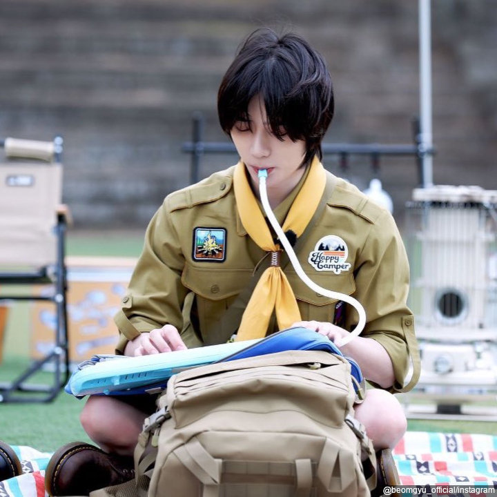 Beomgyu tampil bak siswa sekolah