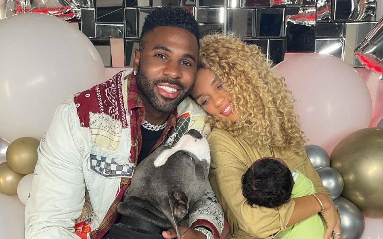 Jason Derulo Dan Pacar Putus Usai Tiga Bulan Sambut Kelahiran Anak Pertama