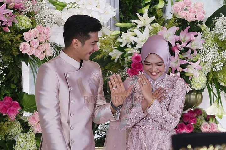 Ricis dan Ryan pamer cincin