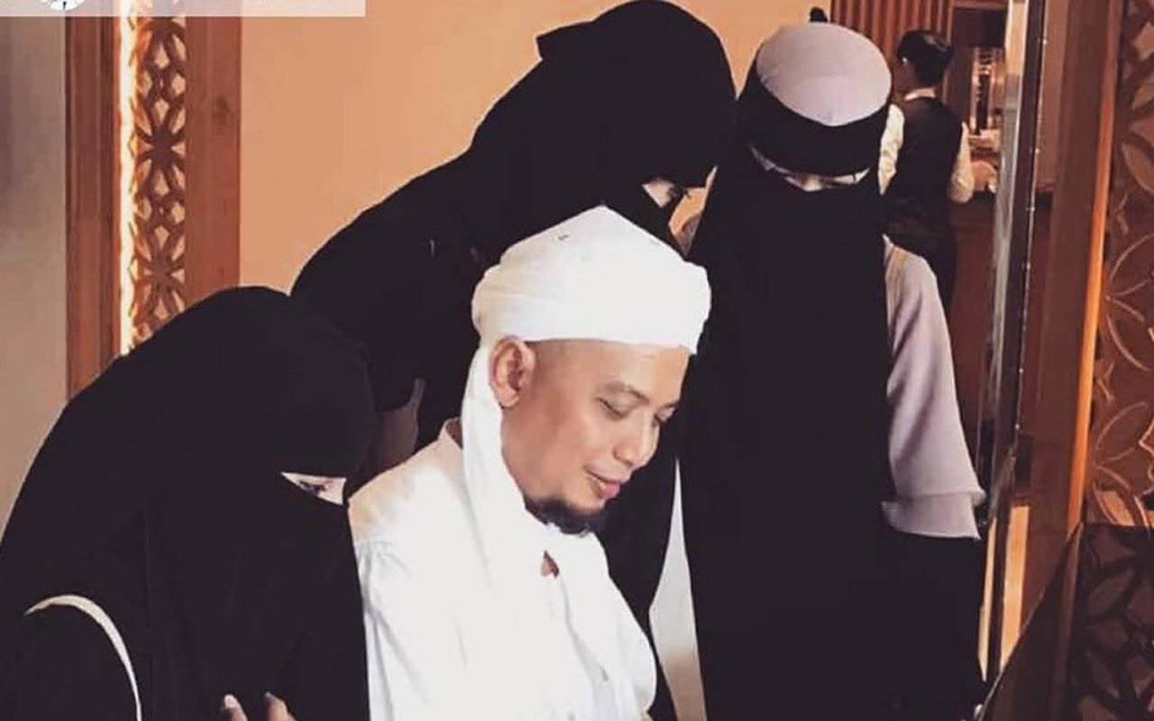 Keberadaan Istri Ketiga Ustaz Arifin Ilham Akhirnya Terkuak, Nasibnya Memprihatinkan?