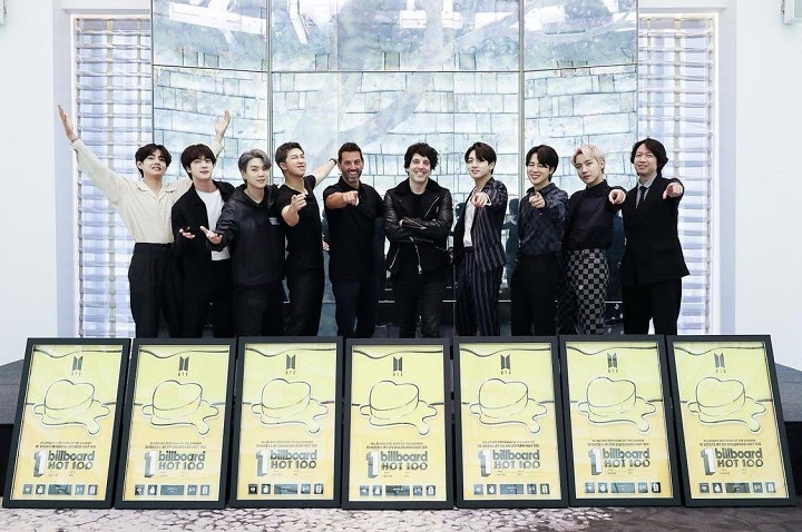 BTS Terima Hadiah Spesial dari Columbia Records Berkat Kesukesan \'Butter\' di Billboard
