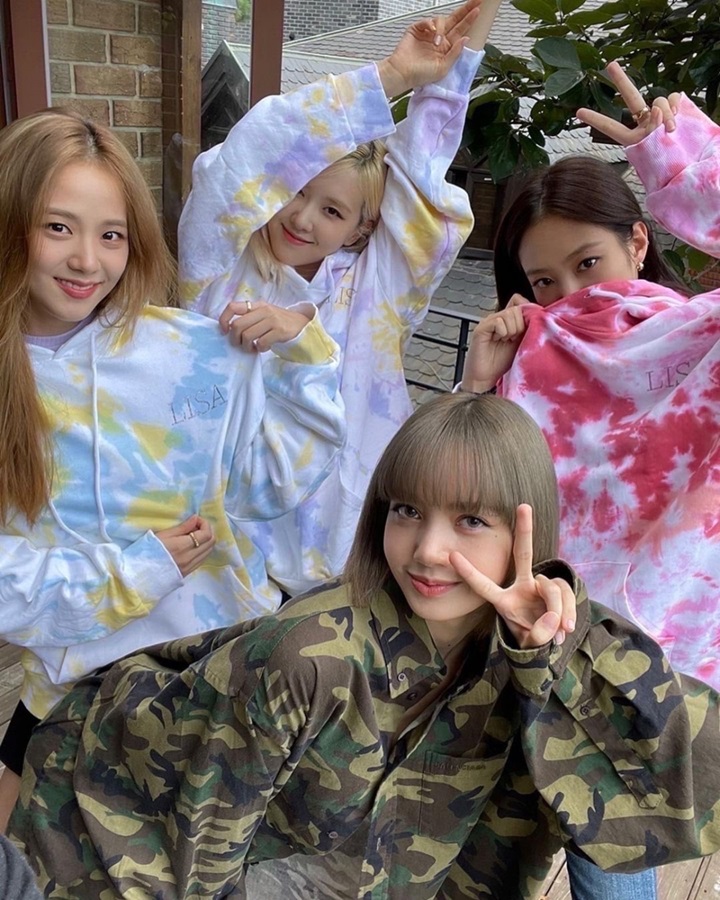 BLACKPINK Ikut \'LALISA Challenge\' Berakhir Kacau, Member Ini Sampai Angkat Baju 3