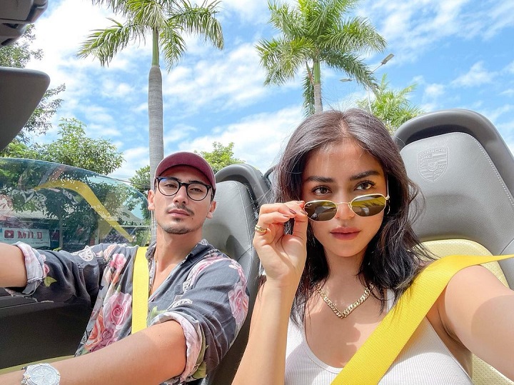 Potret <i>Selfie</i> Keren Berdua