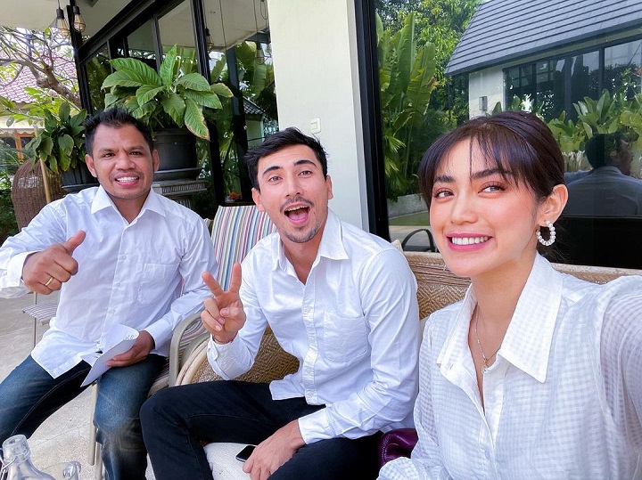 Kenakan <i>Outfit Match</i>