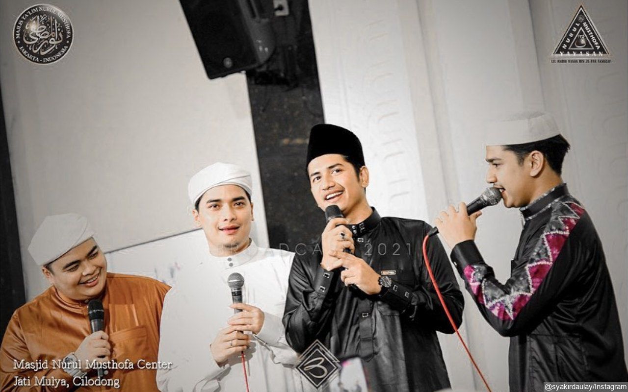 Alvin Faiz Nangis Saat Sholawat, Zikri Daulay Pamer Wajah Tegang Melotot?