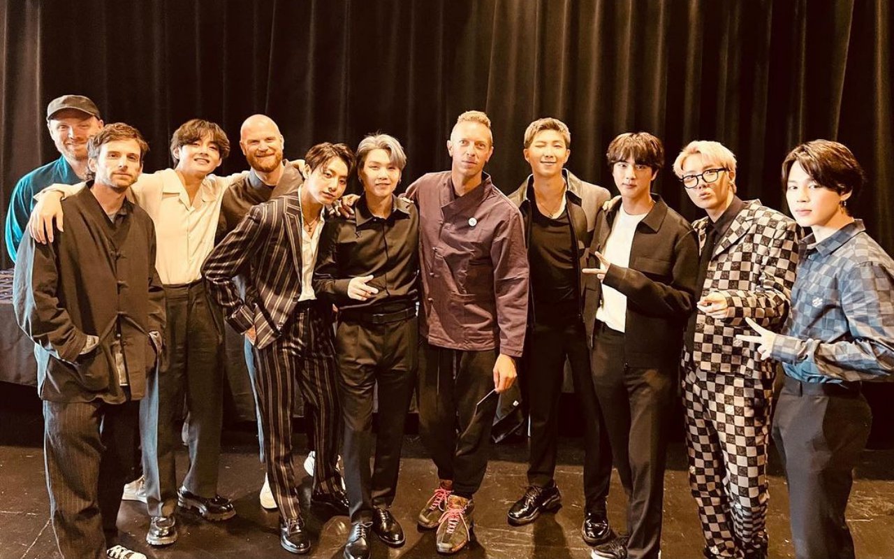 BTS dan Chris Martin Beberkan Rasanya Garap Lagu Bareng Lewat 'Inside My Universe Documentary'