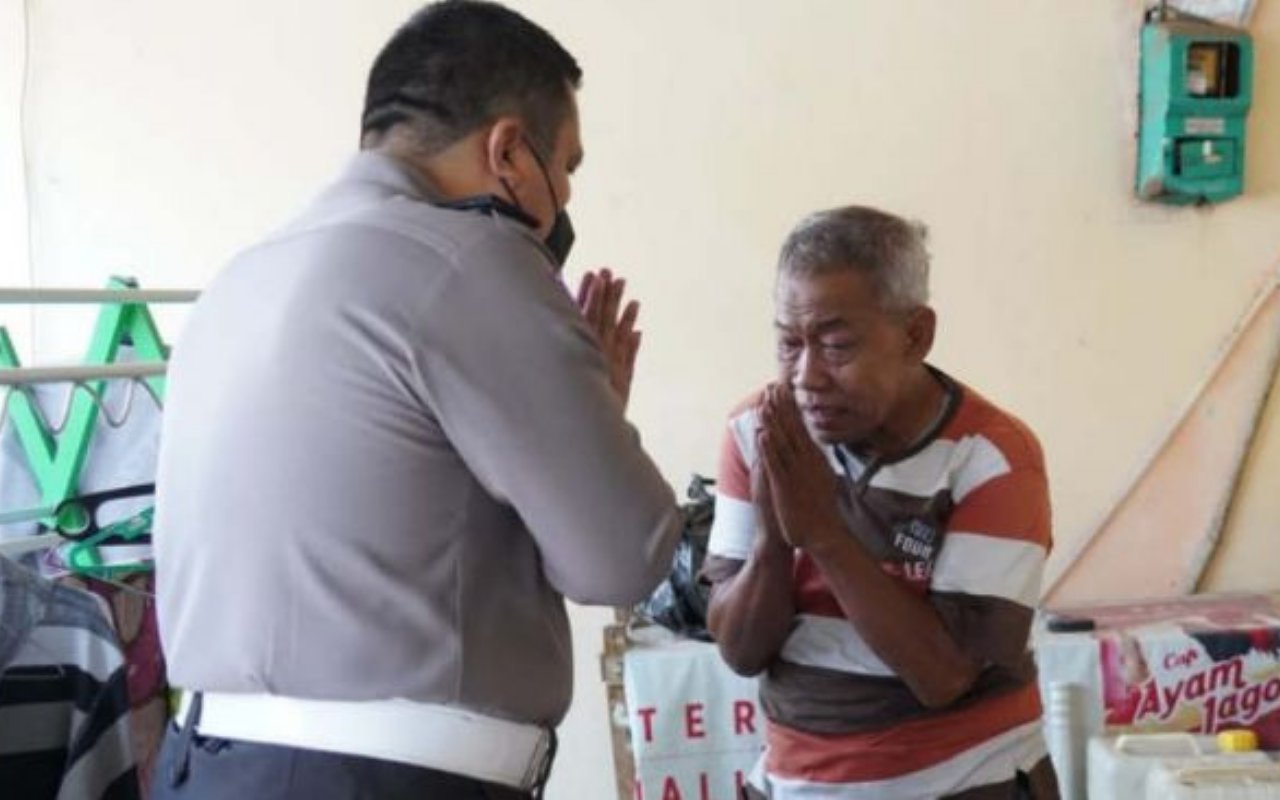 Usai Bayi, Pensiunan Polisi di Semarang Juga Jadi Manusia Silver Imbas Impitan Ekonomi
