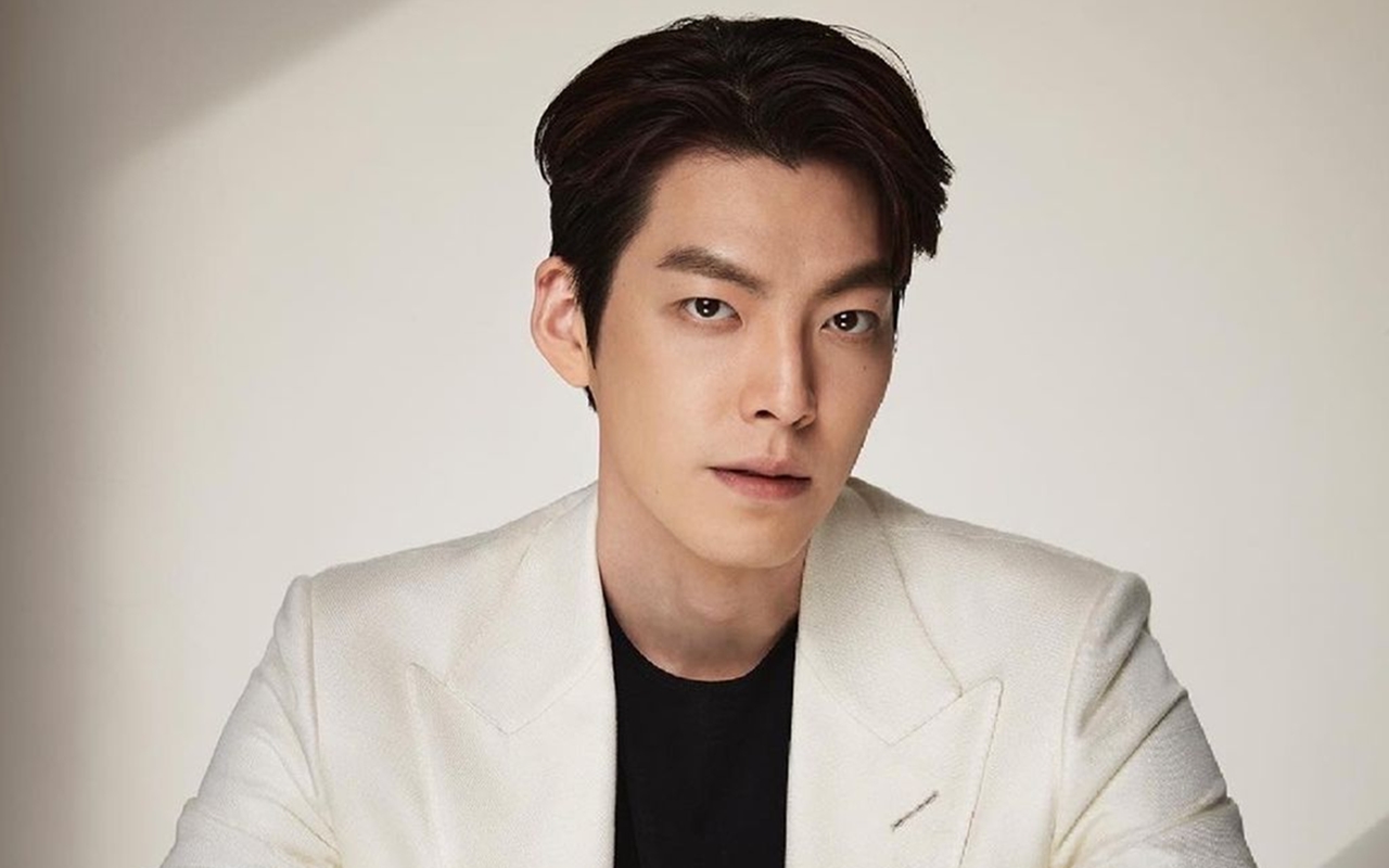 Punya Pacar Shin Min A, Begini Balasan Kim Woo Bin Dapat Pesan dari Gadis Lain