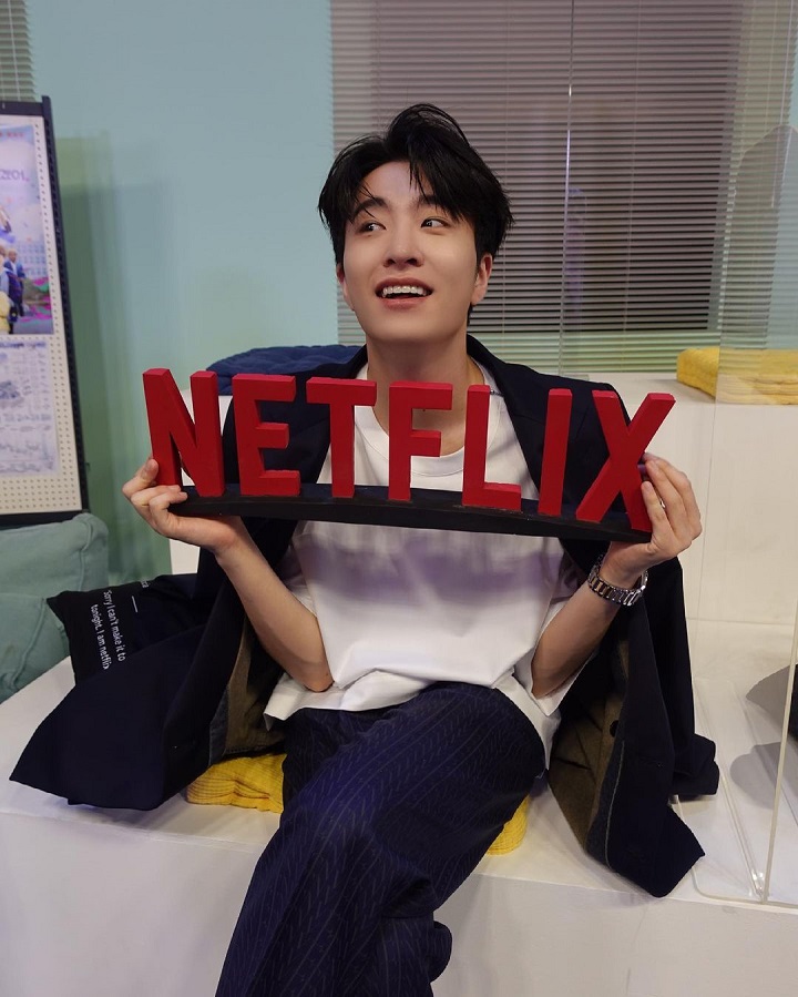 Bertingkah Imut