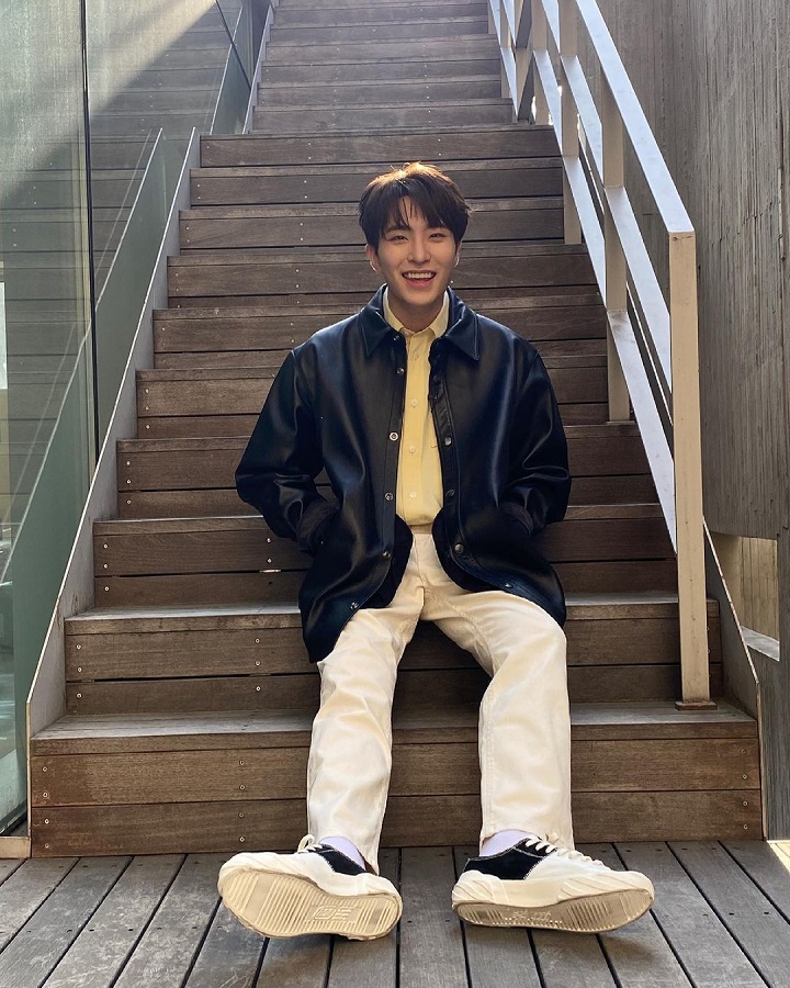 Padukan OOTD Ala <i>Boyfriend Material</i>