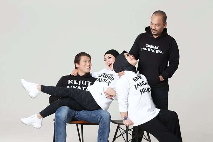 momen ala <i>double date</i>