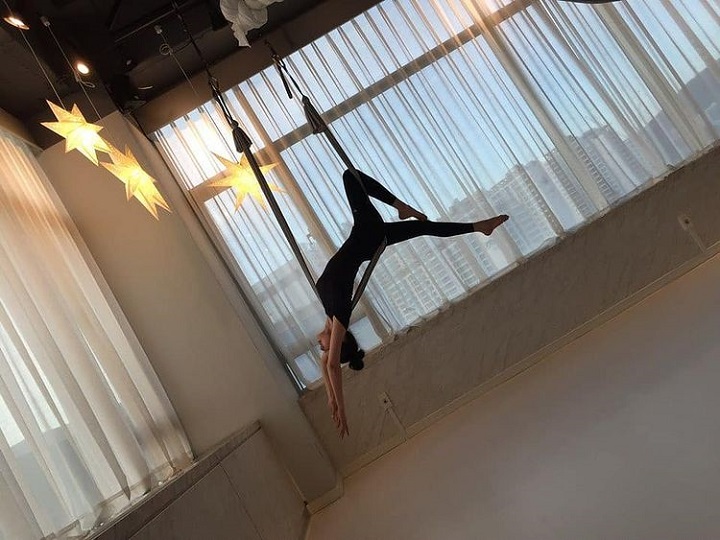 Menekuni yoga 