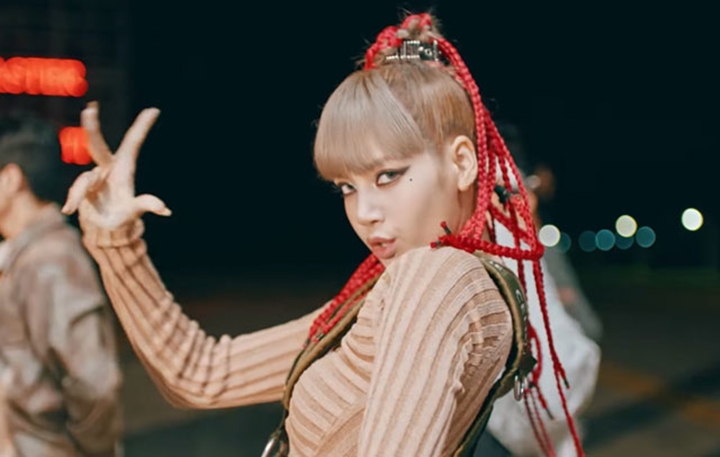 Lisa BLACKPINK Minta Maaf di Fansign 1