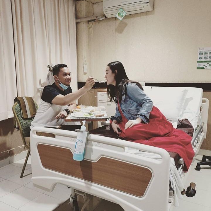 Momen <i>uwu</i> temani kala sakit