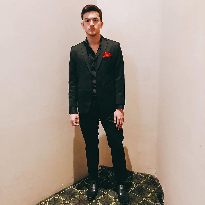 Tampil Rapi Dalam Formal Look