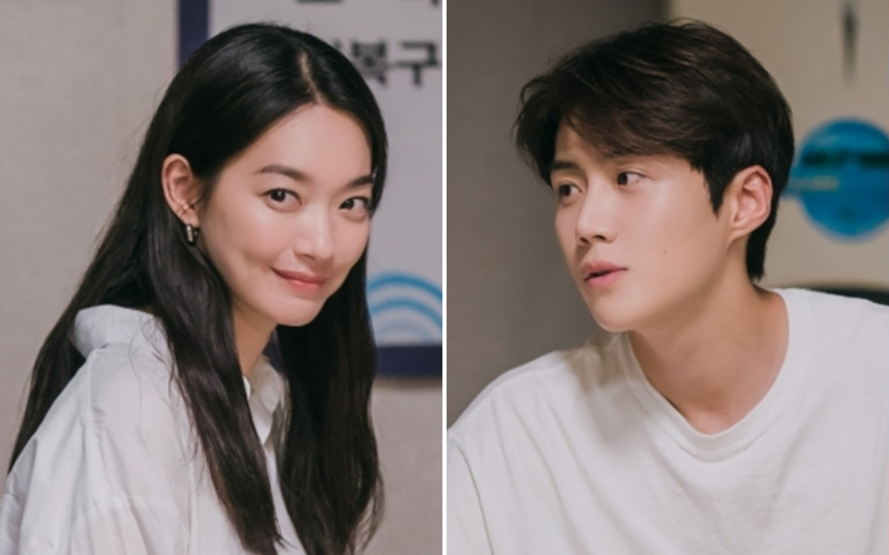 Akting Shin Min A dan Kim Seon Ho Dicintai, Buku Skrip 'Hometown Cha-Cha-Cha'   Akan Segera Terbit