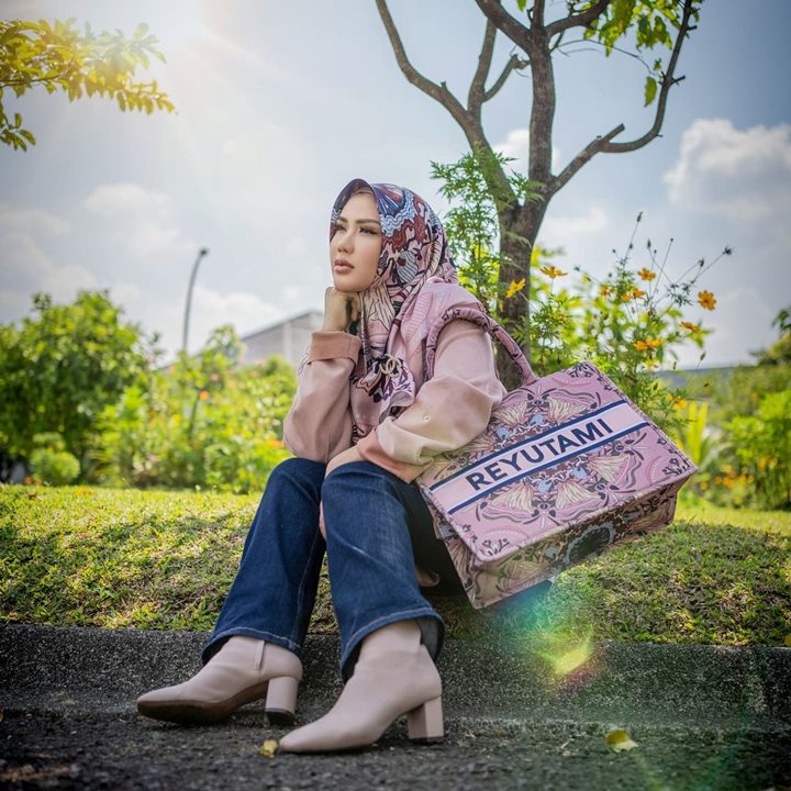 Miliki bisnis <i>fashion</i> 