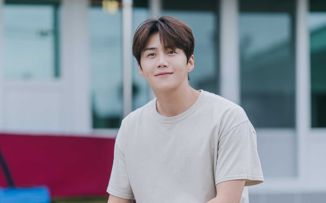 Interaksi Kim Seon Ho dengan Pemeran Pendukung 'Hometown Cha-Cha-Cha' Mendadak Disorot