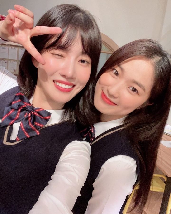 Potret bareng Yang Hye Ji