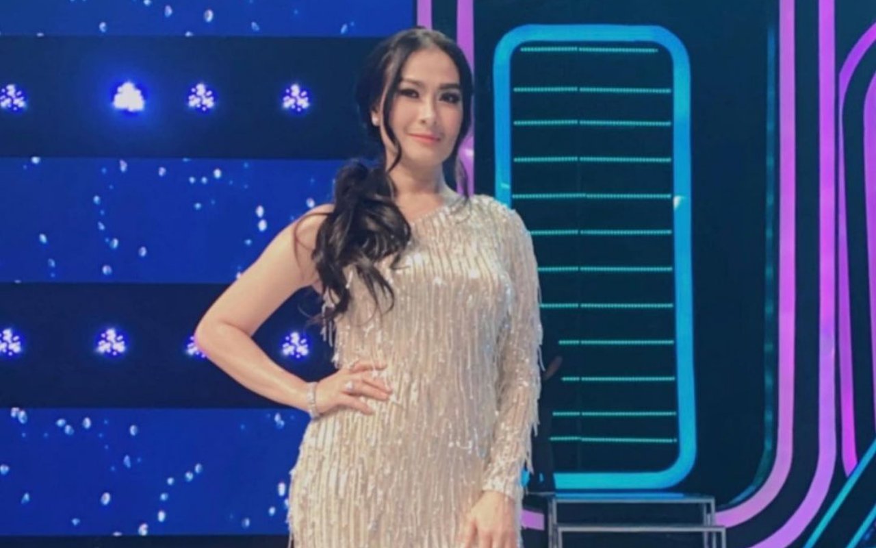 Iis Dahlia Beri Pembelaan, Sebut Pernikahan Lesty Kejora dan Rizky Billar di TV Karena Kontrak