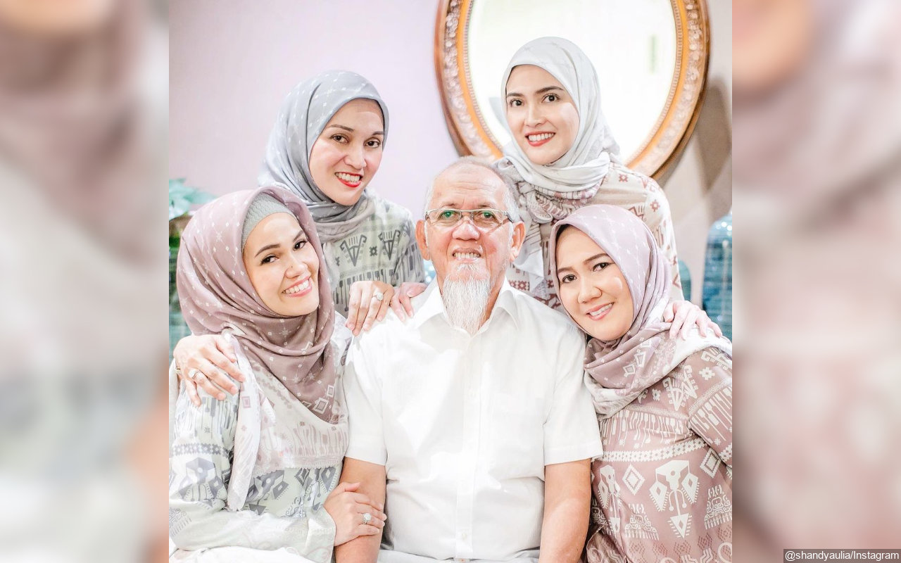 Shandy Aulia Belajar Islam pada Ayah Sebelum Isu Cerai, Sikap Suami Jadi Sorotan