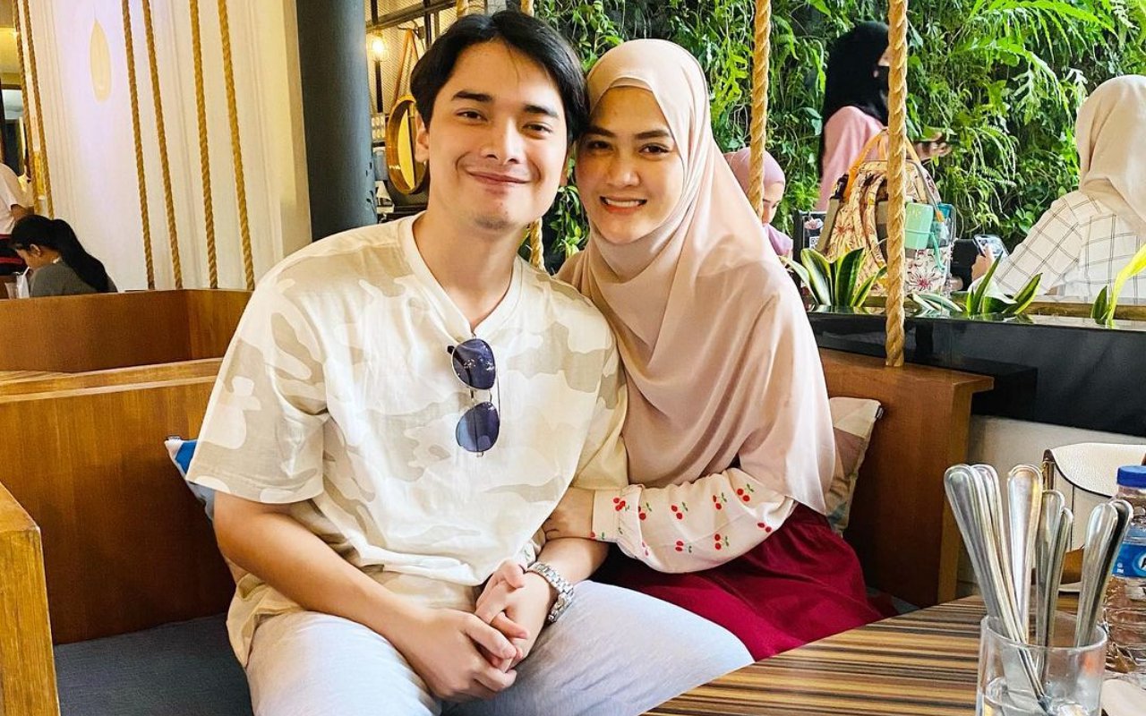 Henny Rahman Senyum Rangkul Mesra Alvin Faiz, Tiru Cara Larissa Chou 'Tampar' Haters?