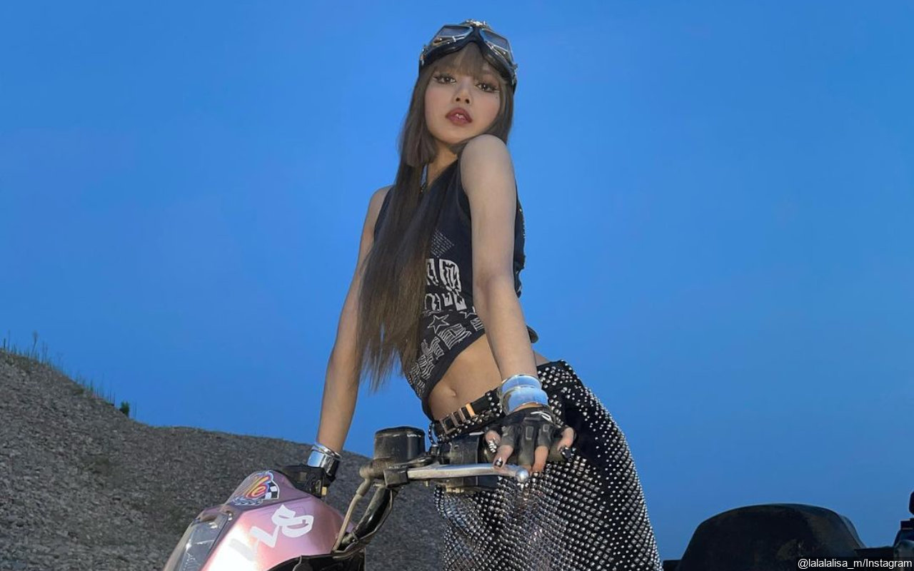 Fans Berharap Lisa BLACKPINK Tak Lanjut Kontrak dengan YG, Takut Senasib 2NE1