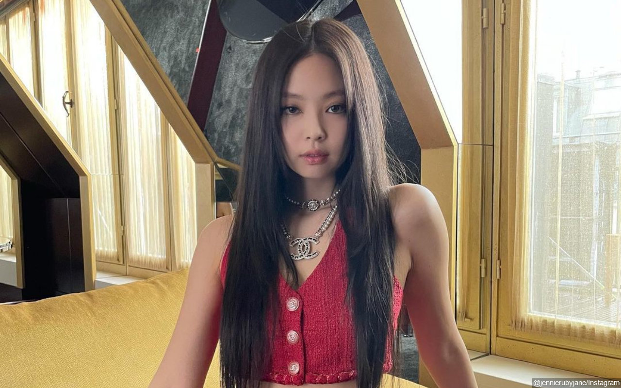 Phone Case Jennie BLACKPINK di Paris Bikin Penasaran Gara-Gara Ini