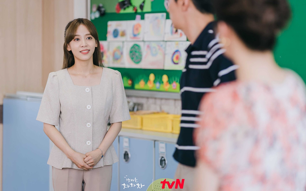 Hong Ji Hee Lepaskan Cinta Sepihak, Teori Lesbian di 'Hometown Cha-Cha-Cha' Terbukti?