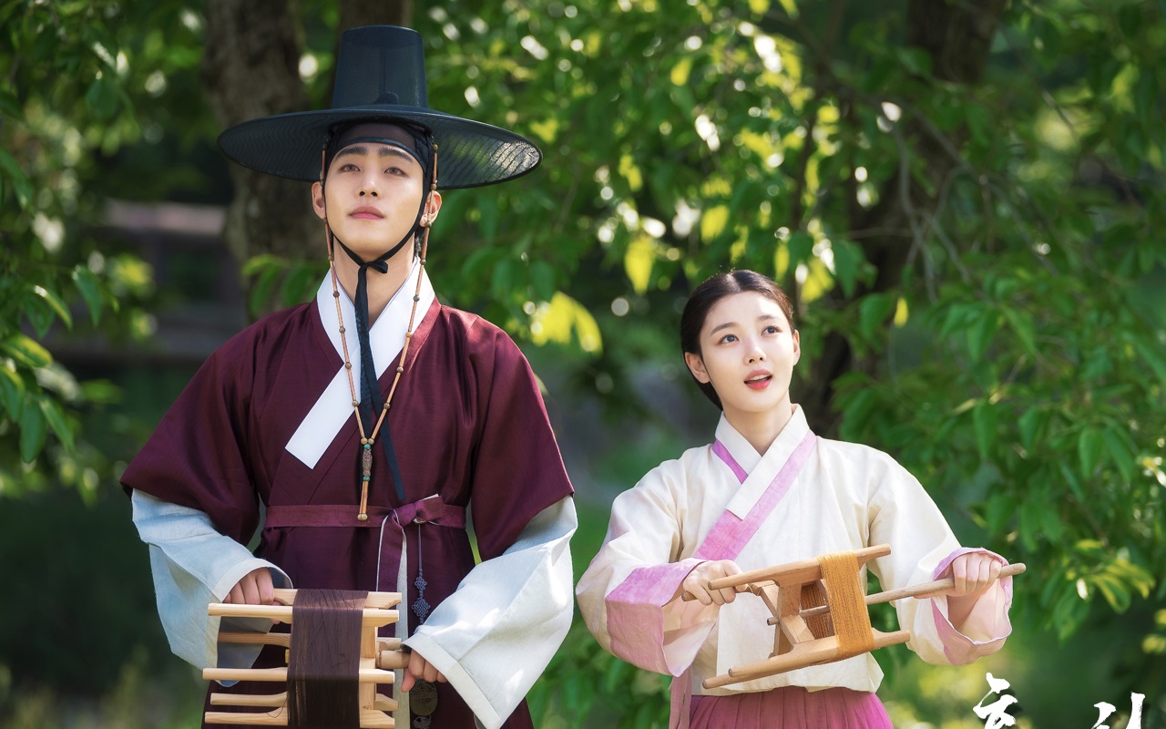 Kondisi Ahn Hyo Seop Bikin Kim Yoo Jung Hampir Nangis, Tim 'Red Sky' Sebut Romansa Penjara