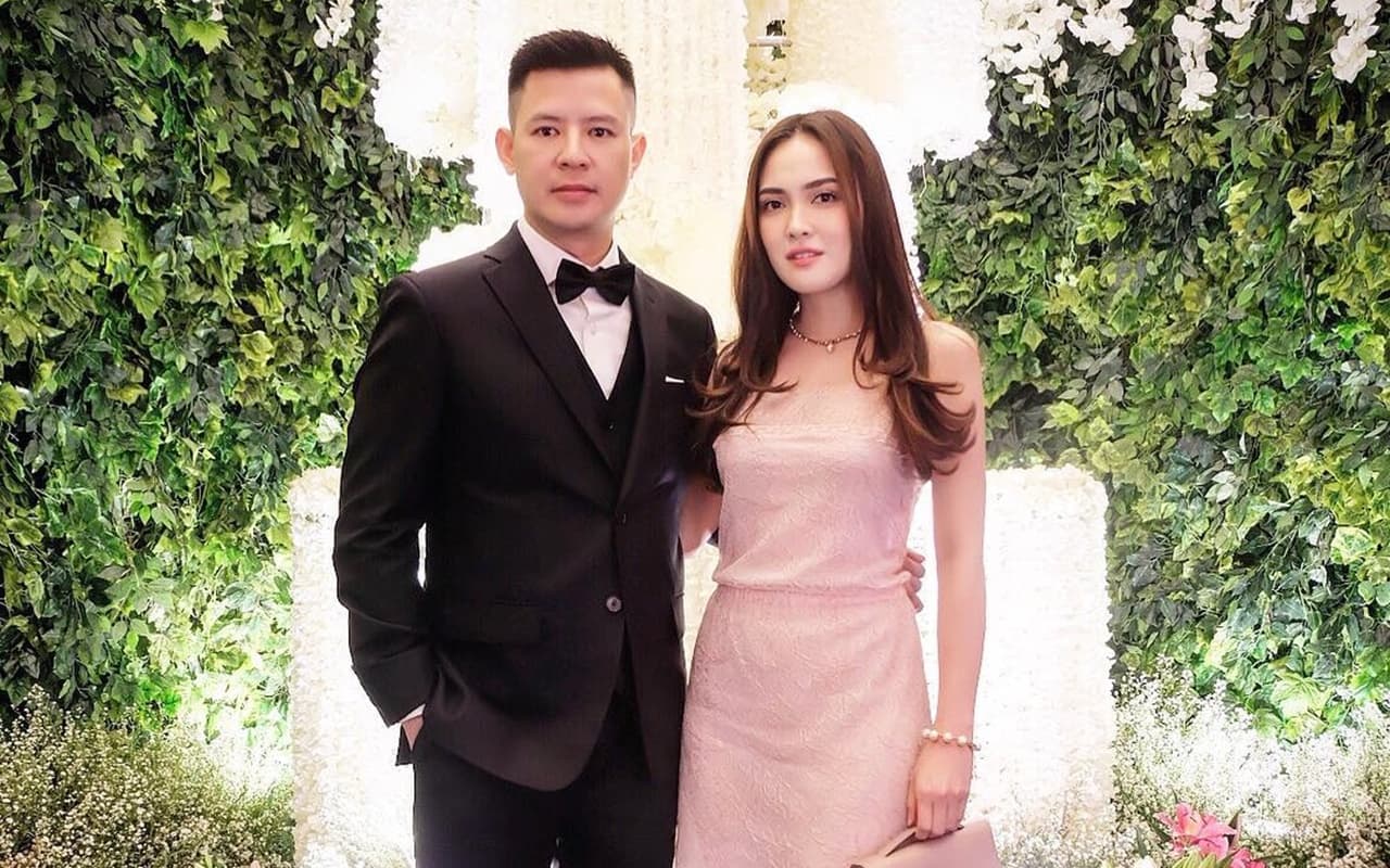 Suami Tajir 'Ngilang', Shandy Aulia Terciduk Nangis Disela Jualan Baju Akibat Kena Mental?