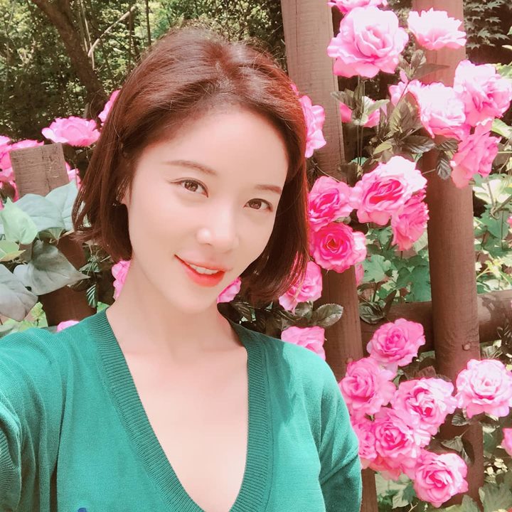  Identik dengan rambut pendek 