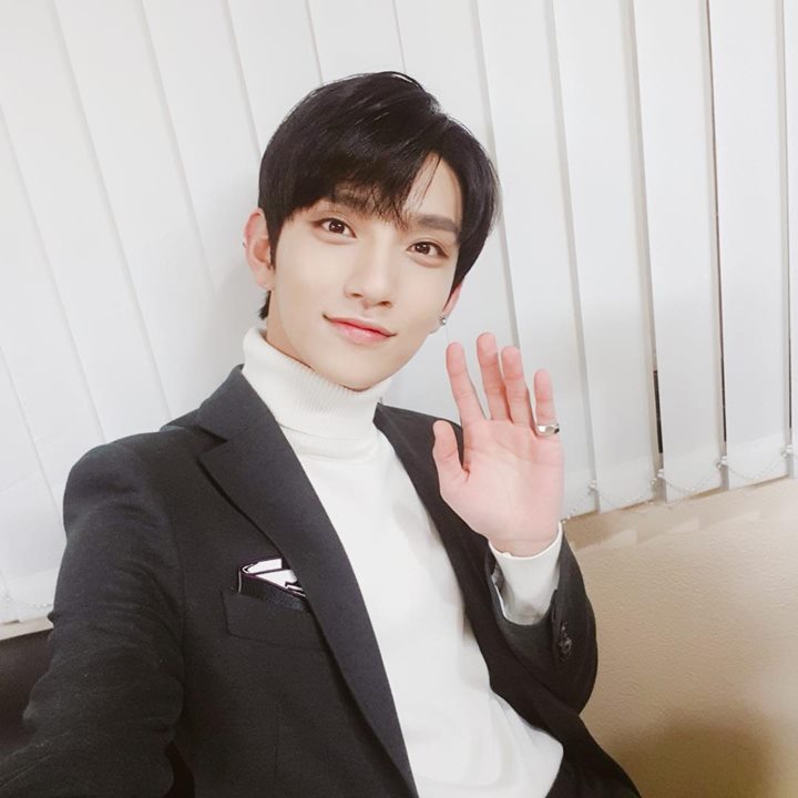 Pamer senyum menawan