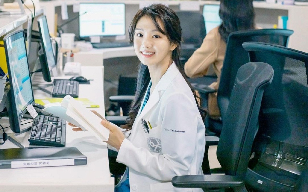 Proses Casting Lee Se Hee di 'Hospital Playlist 2' Sungguh Tak Biasa, Seperti Apa?