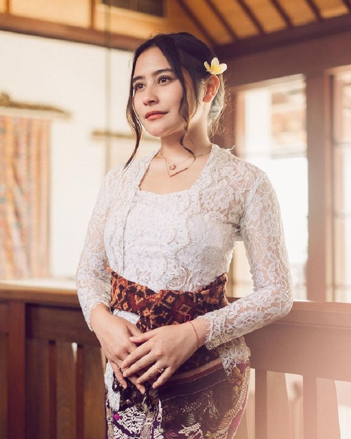 Prilly Latuconsina