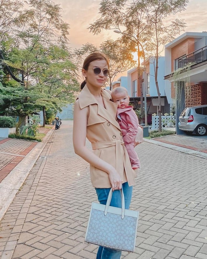Mama muda <i>stylish</i> 