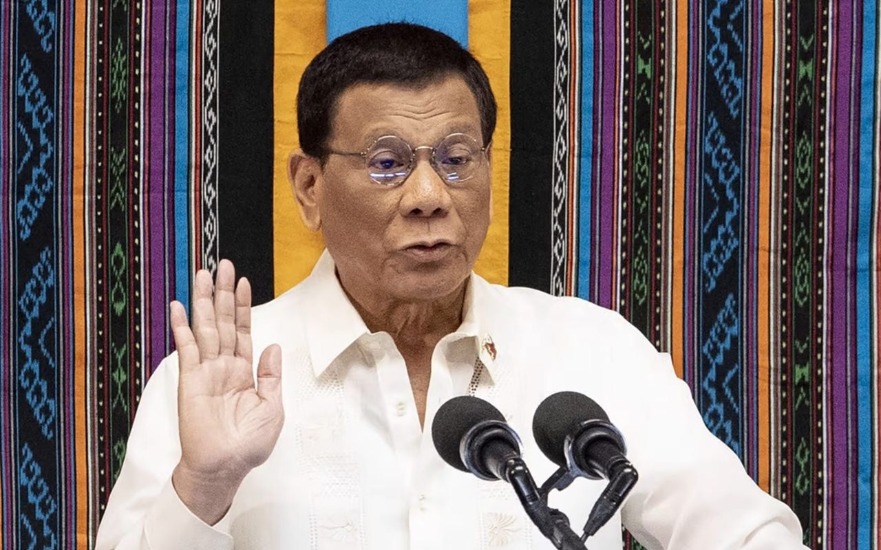 Presiden Filipina Siap Pimpin Program Suntik Diam-Diam Kaum Anti Vaksin COVID-19