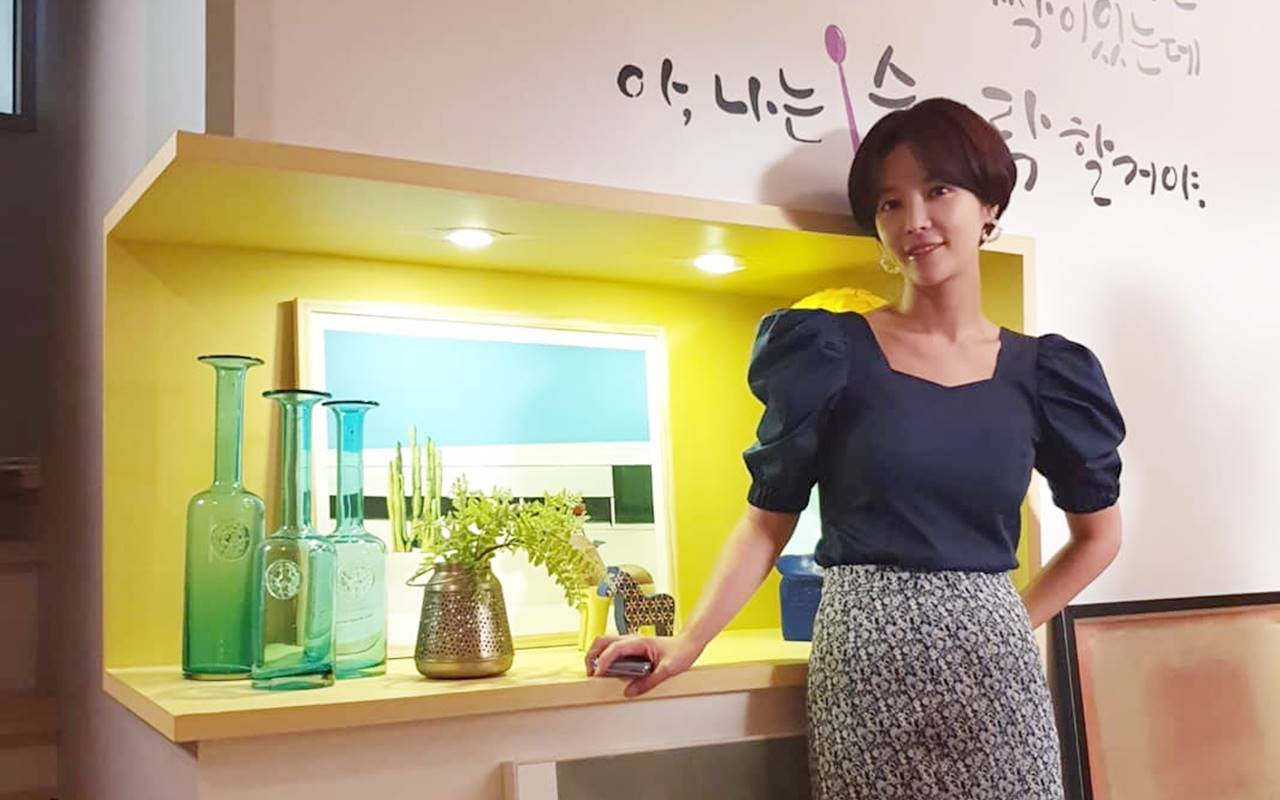 Sedang Berbadan Dua, Baju Kebesaran Hwang Jung Eum Jadi Perhatian