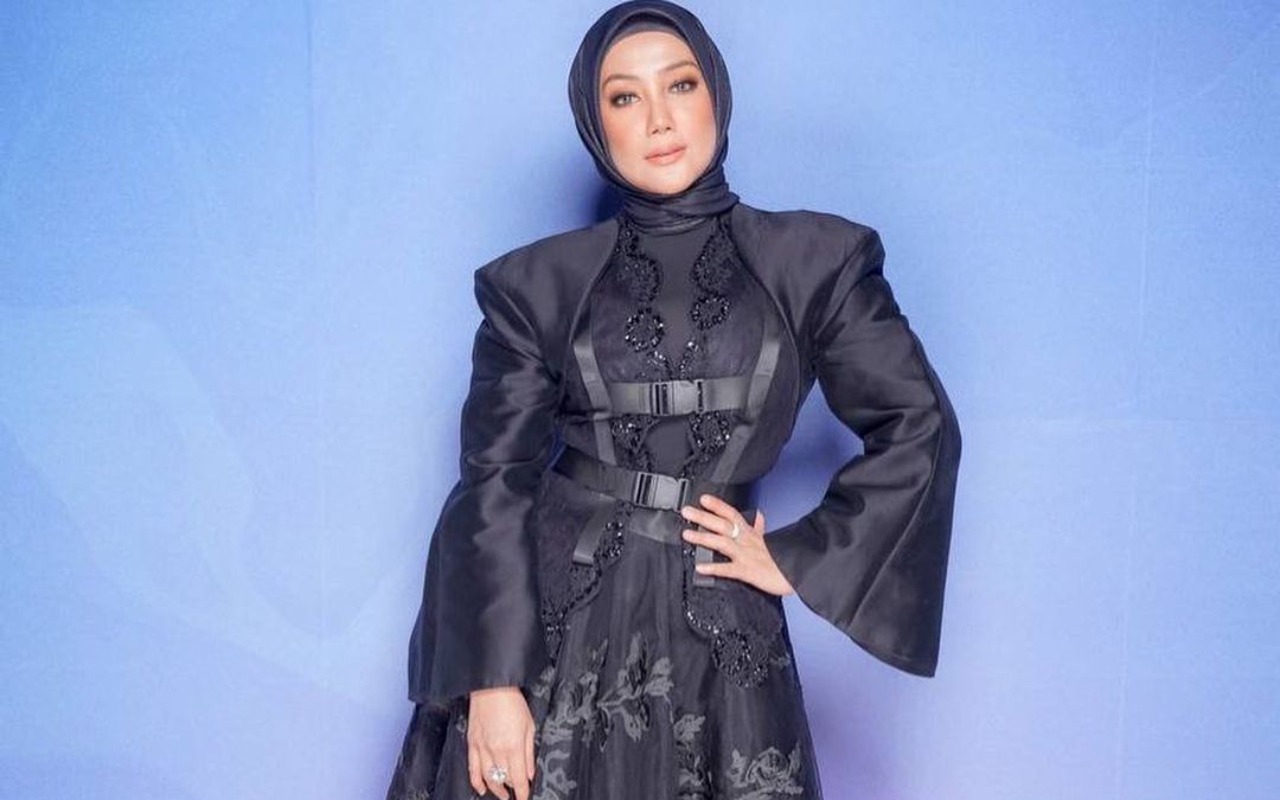 Cantik Mirip Laudya C. Bella, 7 Potret Erra Fazira Yang Diisukan Jadi Istri Kedua Menteri