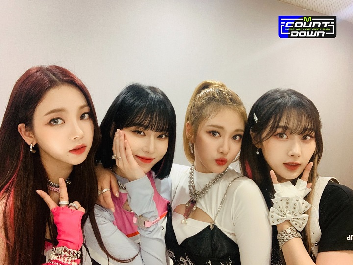 aespa Comeback Stage di \'M!Countdown\', Foto Imut di Backstage Jadi Perhatian