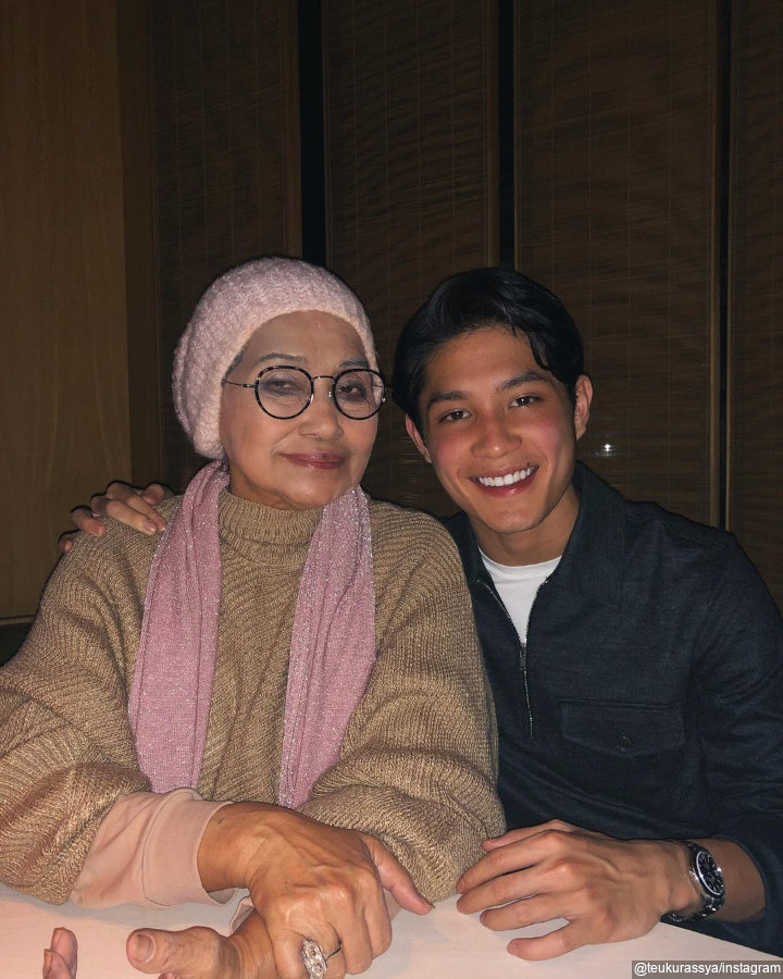 Potret bareng nenek