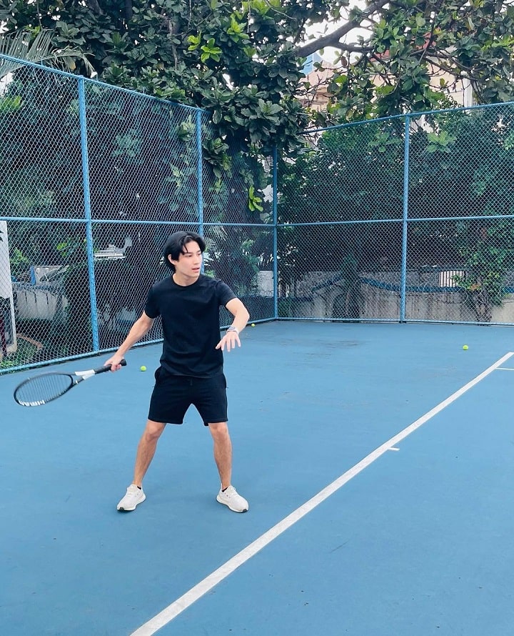 Gemar main tenis