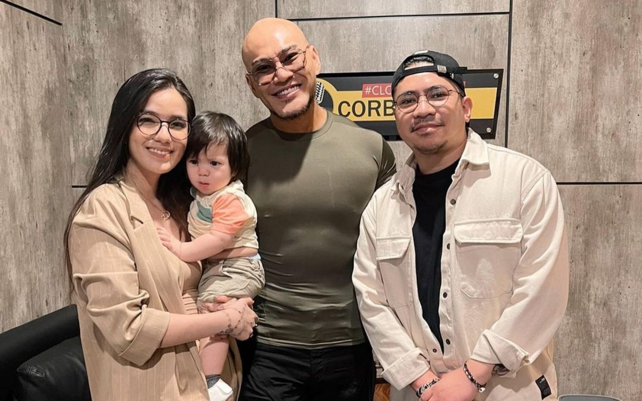 Sambangi Podcast Deddy Corbuzier, Penampilan Cantik <a href='https://manado.tribunnews.com/tag/sheila-marcia' title='Sheila Marcia'>Sheila Marcia</a> Bikin Pangling