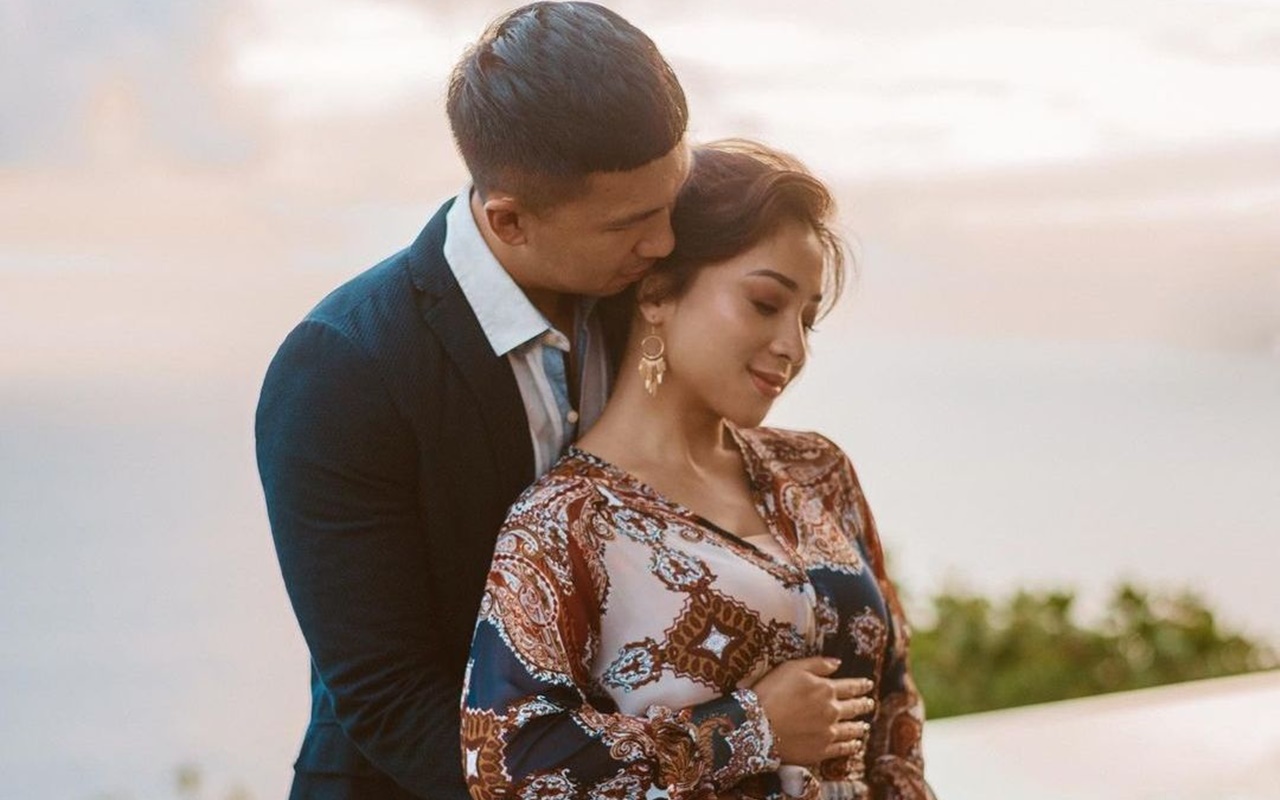 Nikita Willy dan Suami Rayakan Pesta Gender Reveal, Jenis Kelamin Anak Tak Sesuai Harapan?