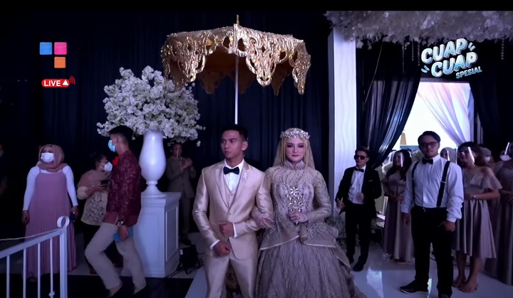 Momen resepsi pernikahan Ridho dan Syifa