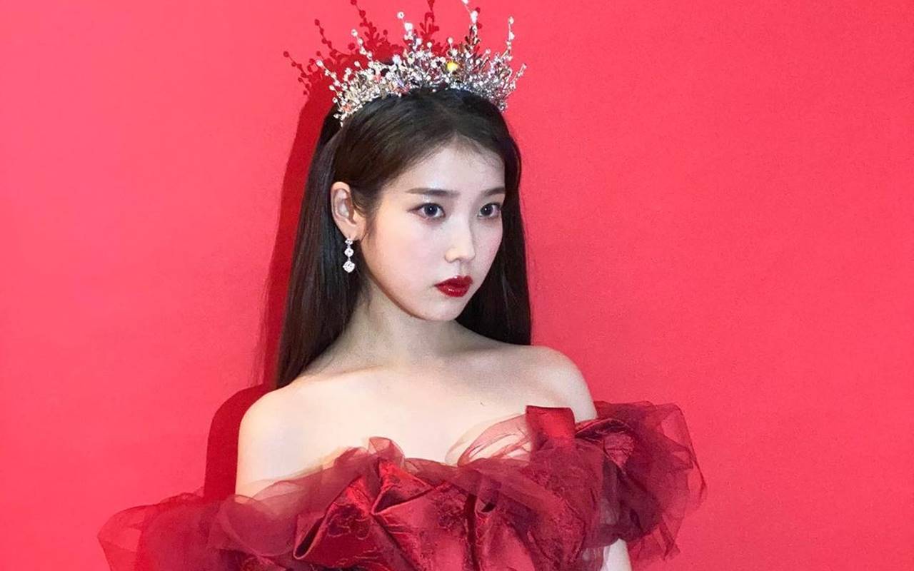 Jadi Brand Ambassador, Konsep IU 'Strawberry Moon' Diparodikan Merek Soju Sendiri