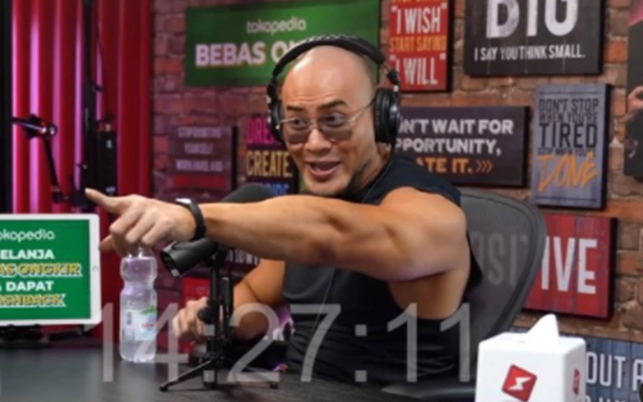 Bikin Emosi Sekaligus Ngakak, Deddy Corbuzier 'Nikahi' Jessica Iskandar Gara-gara Jadi Korban Typo